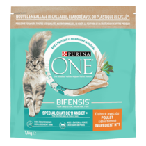 Purina ONE® - Croquettes pour Chat Senior de 11 ans et + au Poulet et aux Céréales